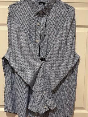 Express Men's Blue and White Patterned Button-Down Shirt